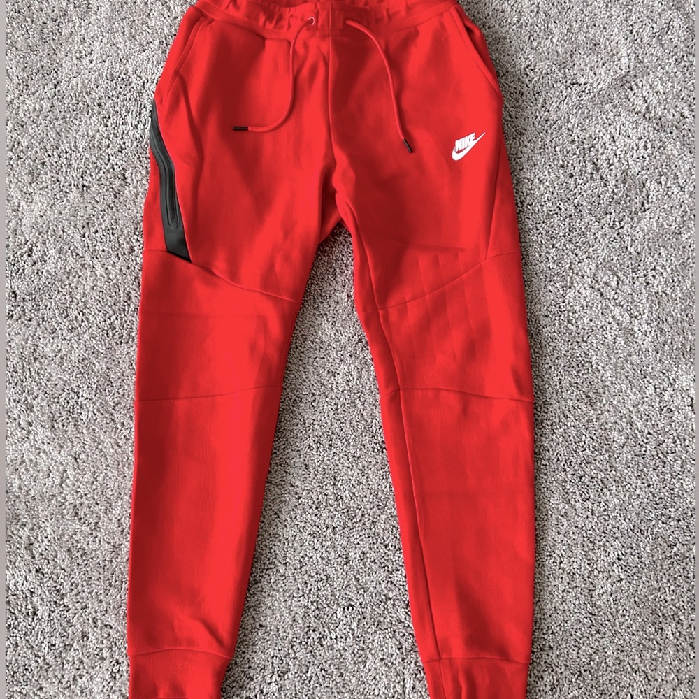 Nike tech joggers new